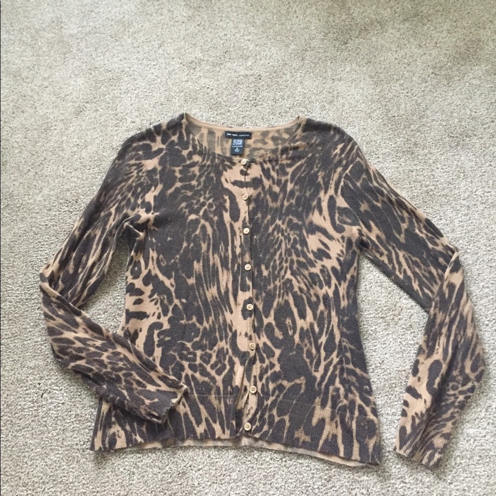 New York & Company Leopard print sweater